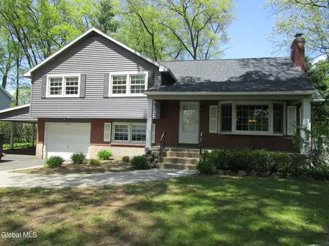 161 Willow Ln, Glenville, NY 12302