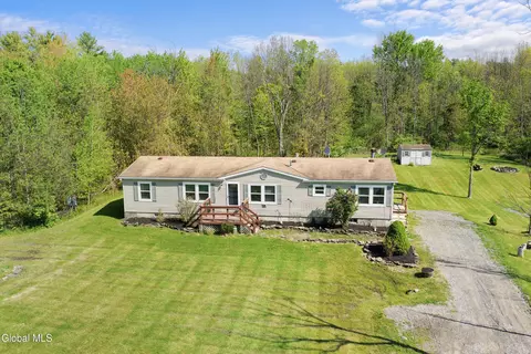 107 Fording Rd, Esperance, NY 12066