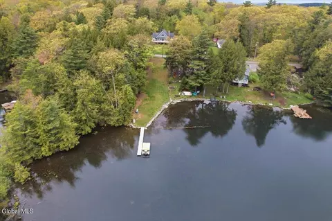 123 N Shore Rd, Petersburgh, NY 12138