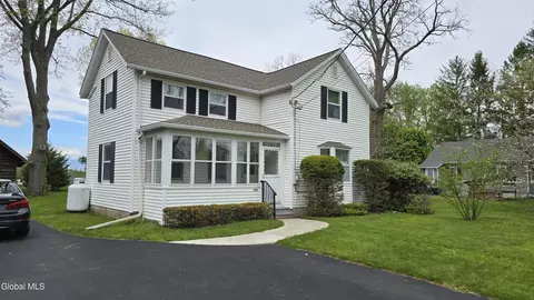 1265 S Schodack Rd, Castleton On Hudson, NY 12033