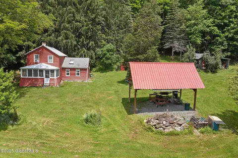490 Ecker Hollow Rd, Schoharie, NY 12157
