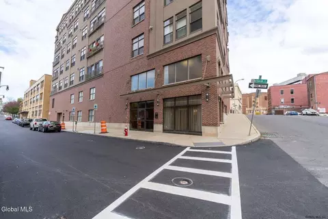 17 Chapel St #302, Albany, NY 12210