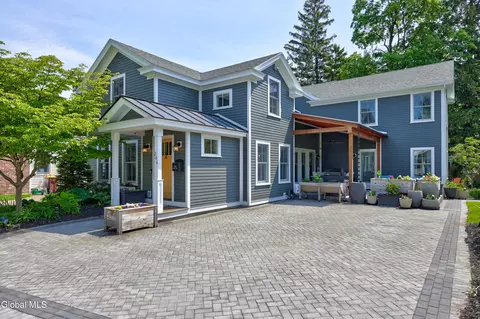 206 Nelson Ave, Saratoga Springs, NY 12866
