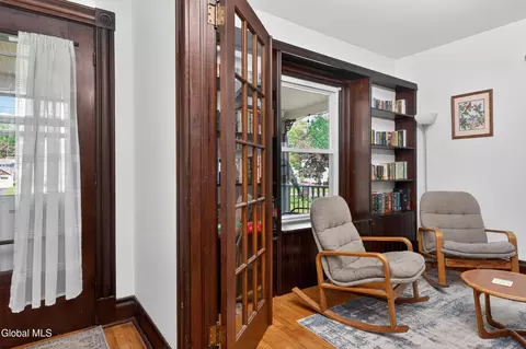Entry Way - 38 Elsmere Ave, Delmar, NY 12054 photo 6 of 15