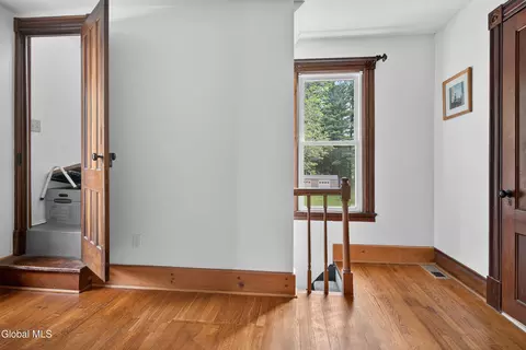 Entry Way - 38 Elsmere Ave, Delmar, NY 12054 photo 11 of 15
