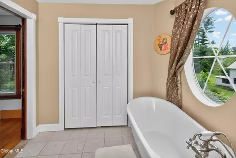 Bath - 38 Elsmere Ave, Delmar, NY 12054 photo 4 of 7