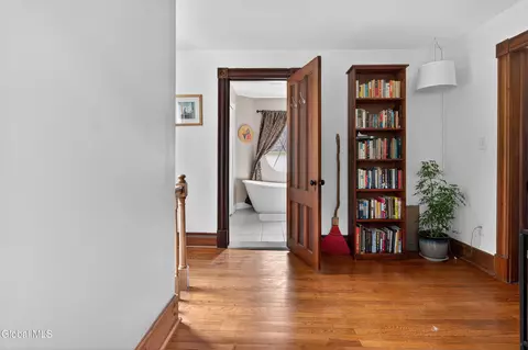 Entry Way - 38 Elsmere Ave, Delmar, NY 12054 photo 12 of 15
