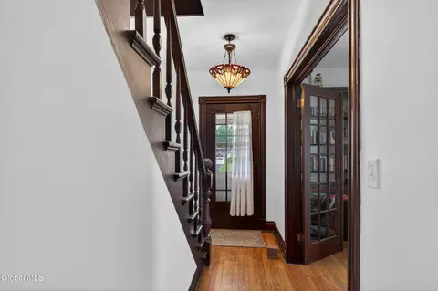 Entry Way - 38 Elsmere Ave, Delmar, NY 12054 photo 5 of 15