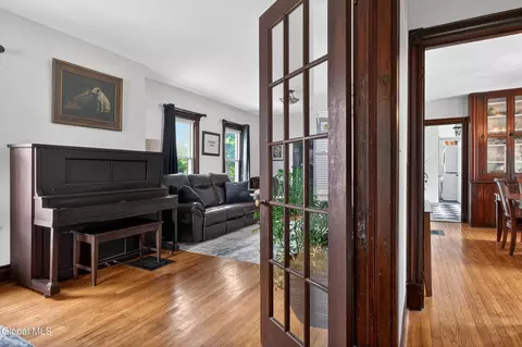 Entry Way - 38 Elsmere Ave, Delmar, NY 12054 photo 7 of 15