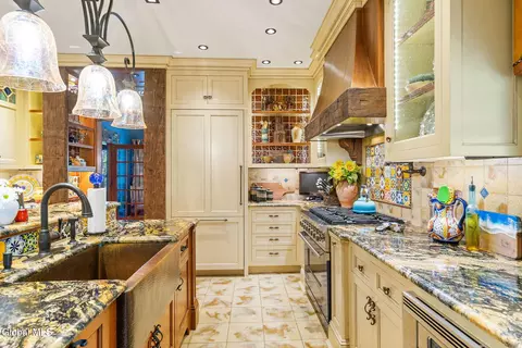 Kitchen - 164 Kennewyck Cir, Slingerlands, NY 12159 photo 4 of 15