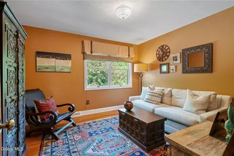 Bedroom - 164 Kennewyck Cir, Slingerlands, NY 12159 photo 7 of 8