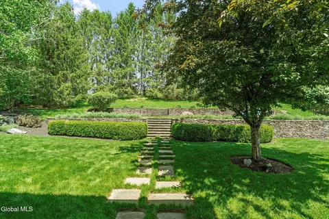 Exterior - 164 Kennewyck Cir, Slingerlands, NY 12159 photo 8 of 18