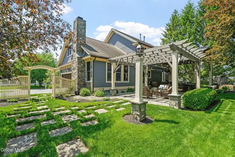 Exterior - 164 Kennewyck Cir, Slingerlands, NY 12159 photo 6 of 18