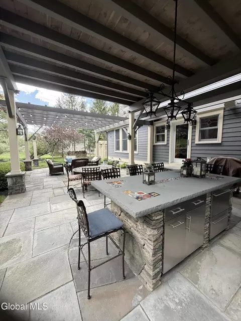 Exterior - 164 Kennewyck Cir, Slingerlands, NY 12159 photo 3 of 18