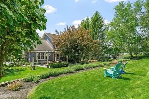 Exterior - 164 Kennewyck Cir, Slingerlands, NY 12159 photo 10 of 18