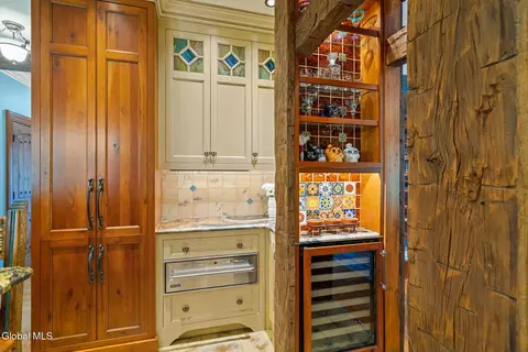 Kitchen - 164 Kennewyck Cir, Slingerlands, NY 12159 photo 8 of 15