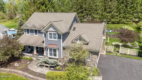 Exterior - 164 Kennewyck Cir, Slingerlands, NY 12159 photo 16 of 18