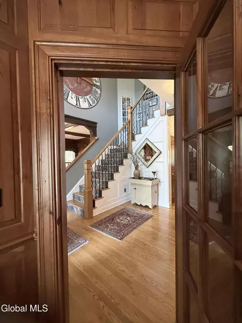 Entry Way - 164 Kennewyck Cir, Slingerlands, NY 12159 photo 2 of 7