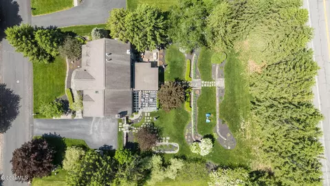 View/Area - 164 Kennewyck Cir, Slingerlands, NY 12159 photo 2 of 2