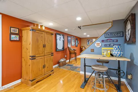 Entry Way - 164 Kennewyck Cir, Slingerlands, NY 12159 photo 6 of 7