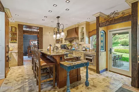 Kitchen - 164 Kennewyck Cir, Slingerlands, NY 12159 photo 1 of 15