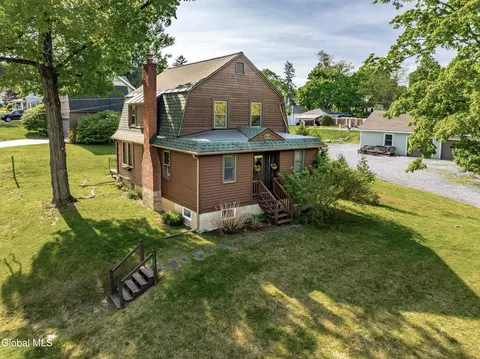 17 Midline Rd, Ballston Lake, NY 12019