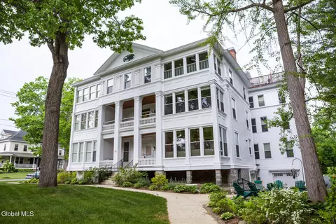 45 Greenfield Ave #12, Saratoga Springs, NY 12866