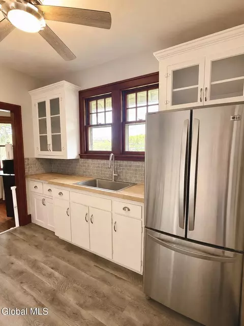 Kitchen - 26 Springbrook Rd, Troy, NY 12180 photo 1 of 2