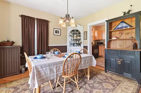 Dining - 775 Central Pkwy, Schenectady, NY 12309 photo 2 of 3