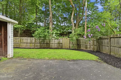 Exterior - 775 Central Pkwy, Schenectady, NY 12309 photo 8 of 15