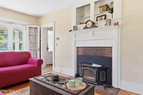 Living - 775 Central Pkwy, Schenectady, NY 12309 photo 3 of 4