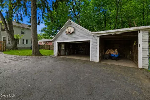 Exterior - 775 Central Pkwy, Schenectady, NY 12309 photo 12 of 15