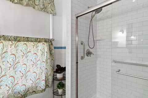 Bath - 775 Central Pkwy, Schenectady, NY 12309 photo 1 of 4