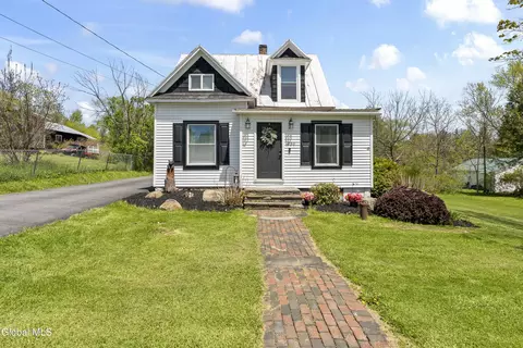 130 Charleston St, Esperance, NY 12066