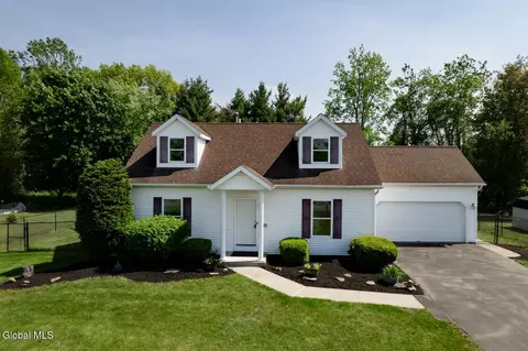 420 Helderview Dr, Altamont, NY 12009
