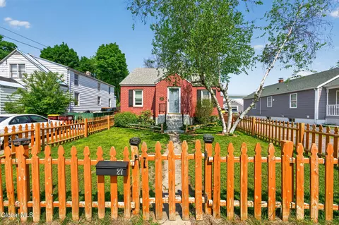 27 Highland Ave, Colonie, NY 12205