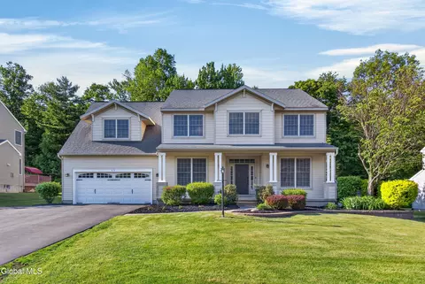 45 Sterling Heights Dr, Clifton Park, NY 12065