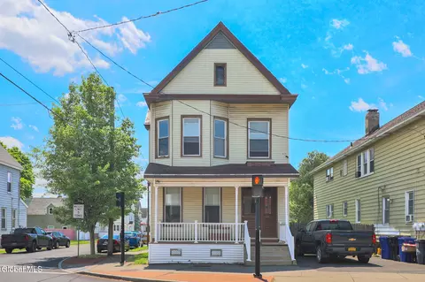 900 19th St, Watervliet, NY 12189