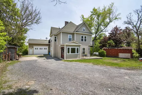 966 Stillwater Bridge Rd, Schaghticoke, NY 12154