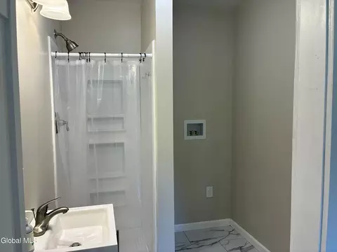 Bath - 77 Abbott St, Hoosick Falls, NY 12090 photo 2 of 4