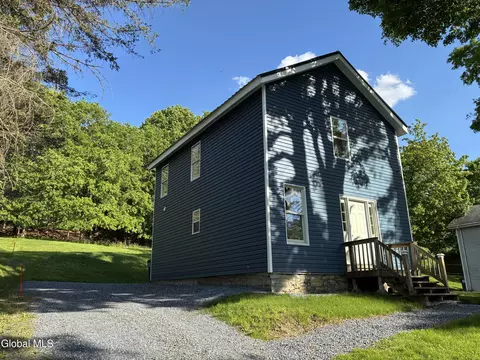 Exterior - 77 Abbott St, Hoosick Falls, NY 12090 photo 2 of 3