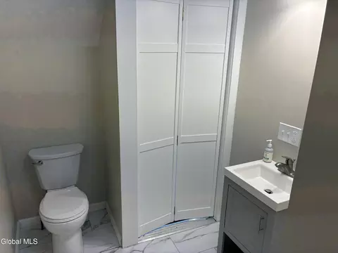 Bath - 77 Abbott St, Hoosick Falls, NY 12090 photo 1 of 4