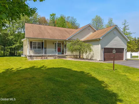 1150 Dianne Ct, Schenectady, NY 12303