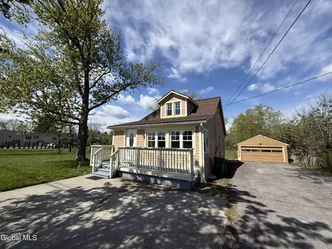 2727 Balltown Rd, Niskayuna, NY 12309