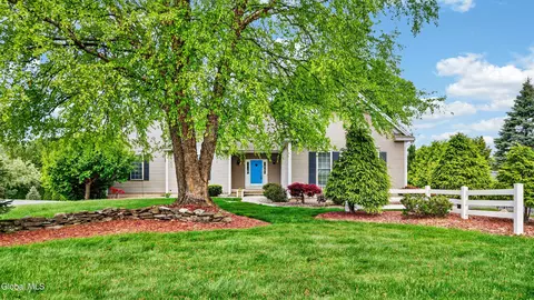 2 Spice Mill Blvd, Clifton Park, NY 12065