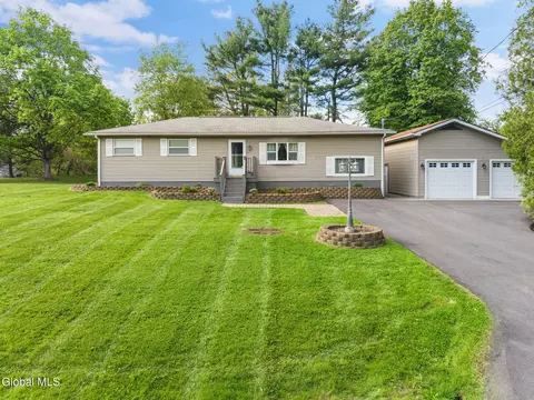 36 Fruitwood Dr, Burnt Hills, NY 12027