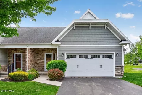 92 Lorenzo Dr, Troy, NY 12180