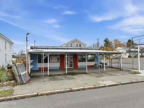 853 5th Ave, Troy, NY 12182