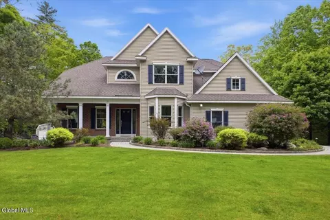 11 Aspen Rdg, Queensbury, NY 12804