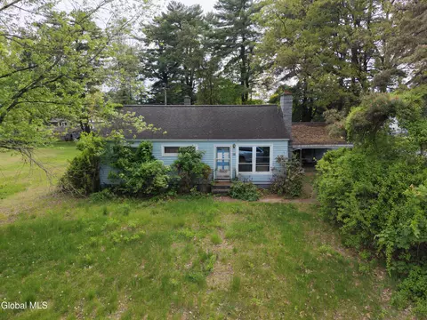 18 Park Dr, South Glens Falls, NY 12803